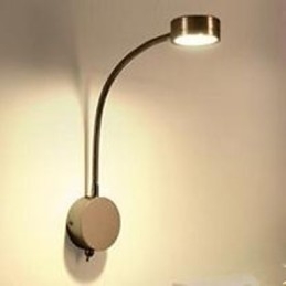Parete semplice e moderna con personalità creativa