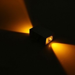 Lampada da parete con luce ambientale multicolore a 3 colori e caratteristiche innovative per mini applique da parete