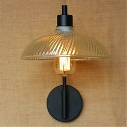 Finitura rustica in ossido nero per la luce ambientale del braccio oscillante