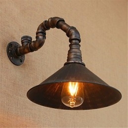 Finitura rustica in ossido nero per applique da parete con luce ambientale