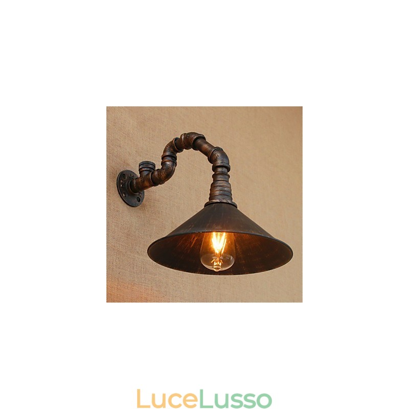 Finitura rustica in ossido nero per applique da parete con luce ambientale