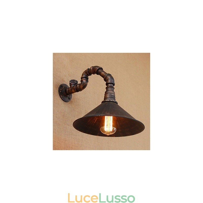 Finitura rustica in ossido nero per applique da parete con luce ambientale