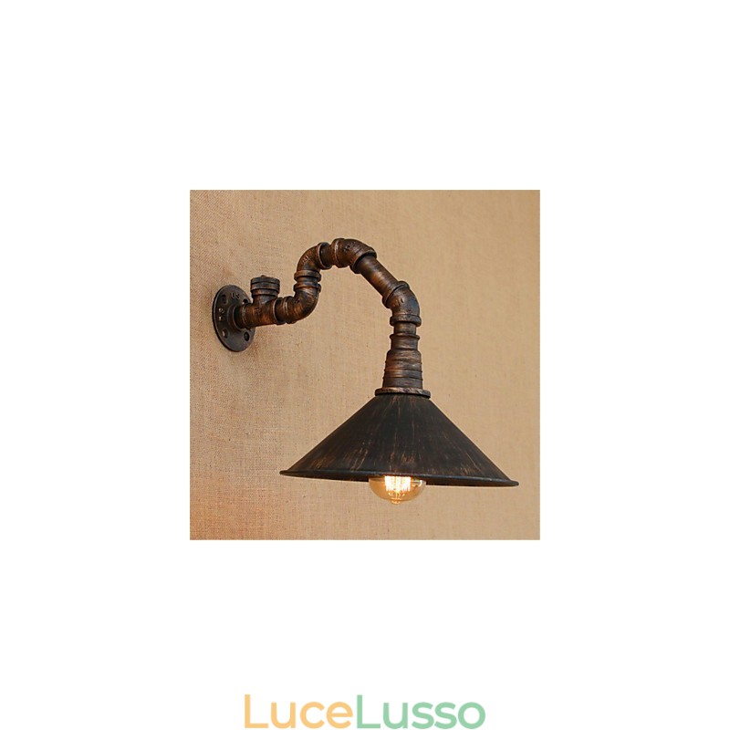 Finitura rustica in ossido nero per applique da parete con luce ambientale