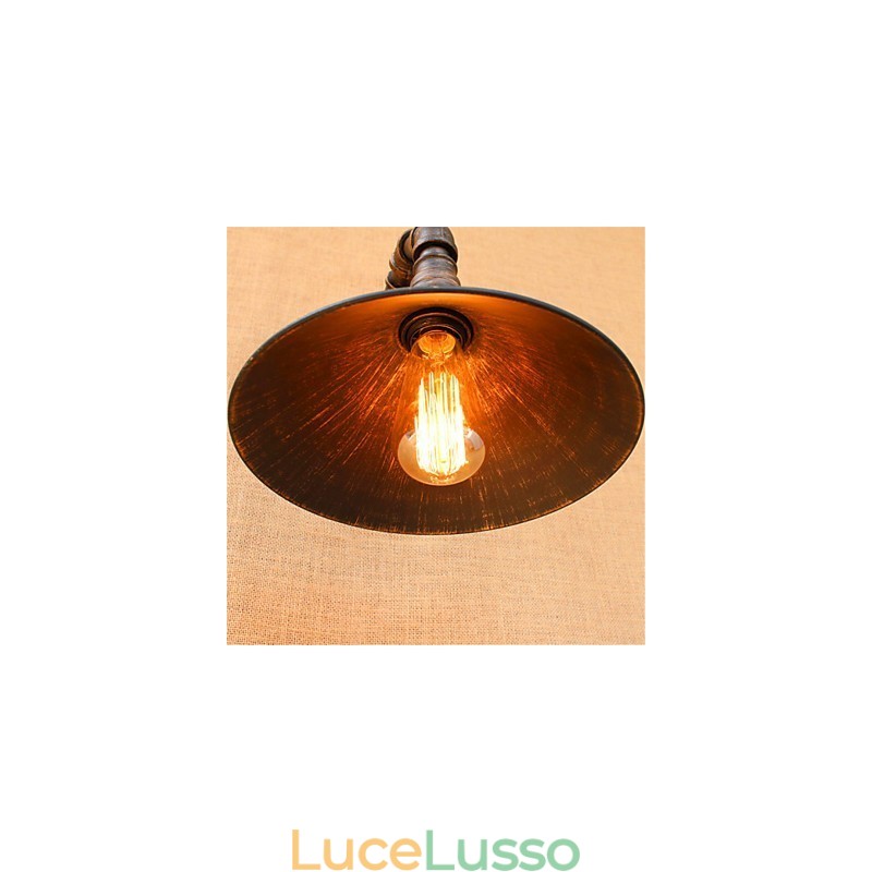 Finitura rustica in ossido nero per applique da parete con luce ambientale