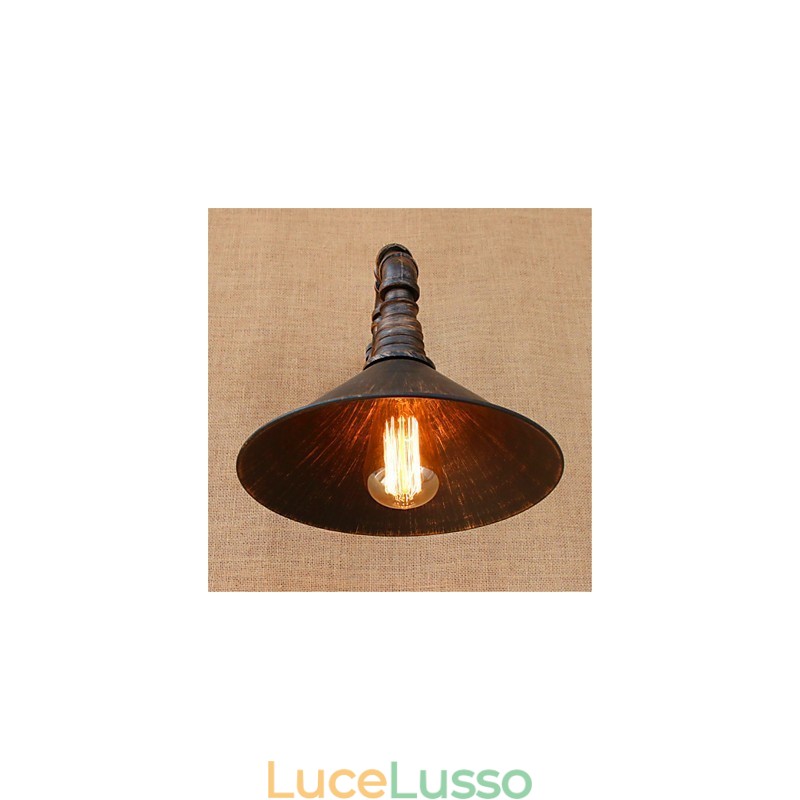 Finitura rustica in ossido nero per applique da parete con luce ambientale