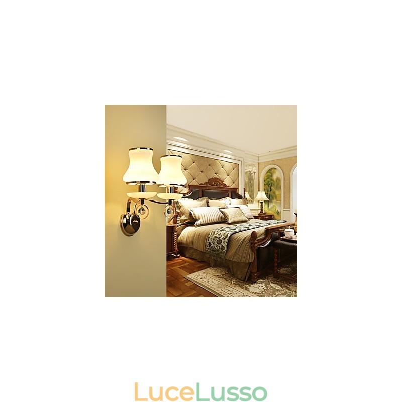 Applique da parete moderne e contemporanee con funzione elettrolitica per luce ambientale in cristallo
