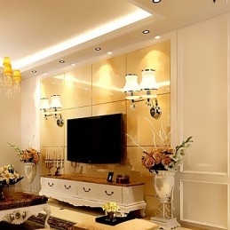 Applique da parete moderne e contemporanee con funzione elettrolitica per luce ambientale in cristallo