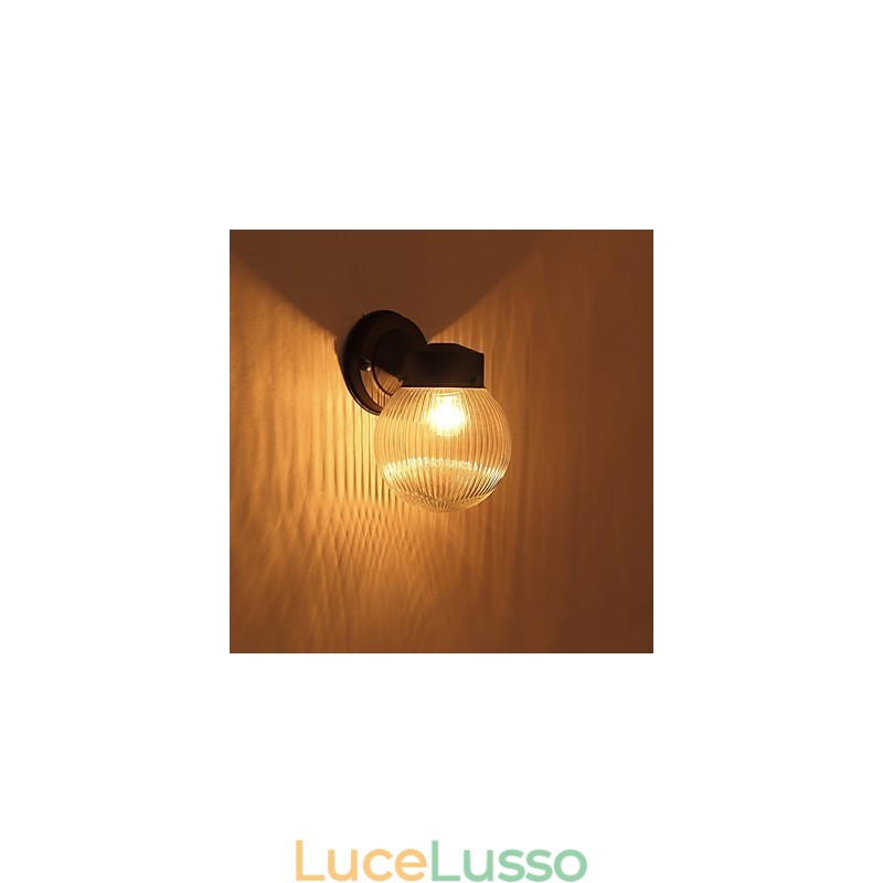 Moderna finitura in ossido nero contemporanea caratteristica per applique da parete in stile mini con luce ambientale