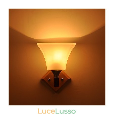 Moderna pittura contemporanea di campagna caratteristica per applique da parete con luce verso l'alto Moderna pittura contemporanea di campagna caratteristica per applique da parete con luce verso l'alto
