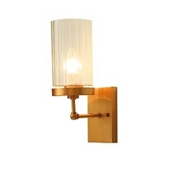 Applique da parete in ottone con luce verso l'alto in stile mini, caratteristica tradizionale classica del paese