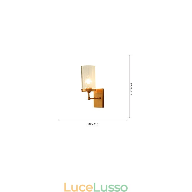 Applique da parete in ottone con luce verso l'alto in stile mini, caratteristica tradizionale classica del paese
