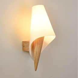 Semplice caratteristica del paese per la protezione degli occhi Luce ambientale Applique da parete Lampada da parete Calda lampada da parete per camera da letto in stile europeo