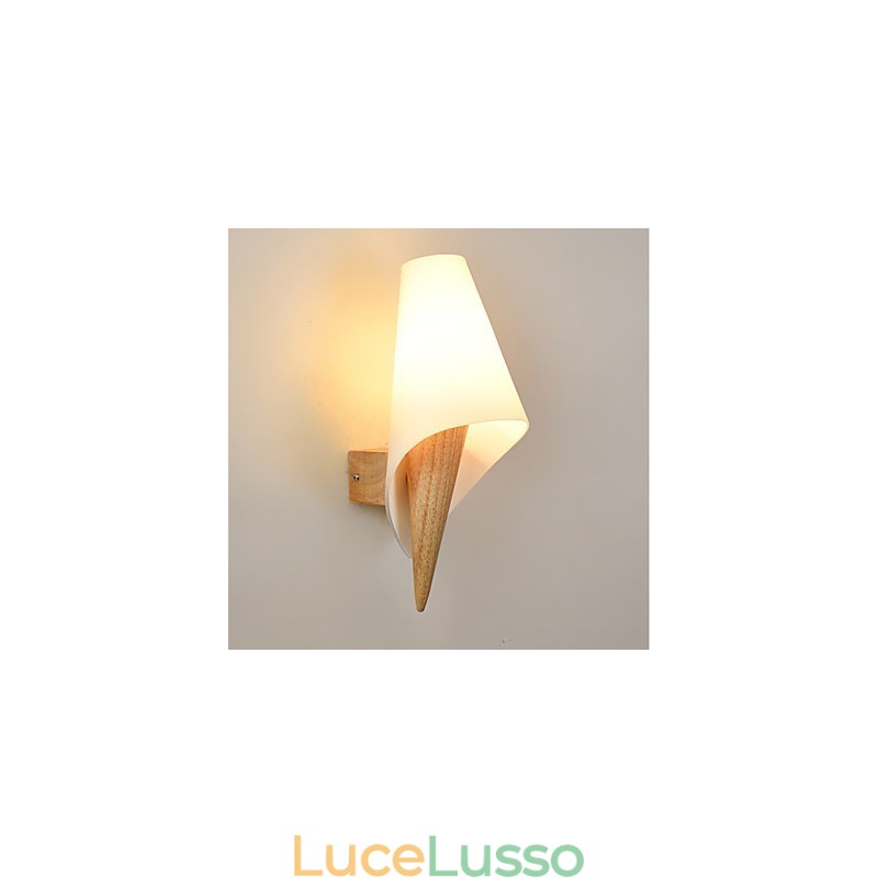 Semplice caratteristica del paese per la protezione degli occhi Luce ambientale Applique da parete Lampada da parete Calda lampada da parete per camera da letto in stile europeo