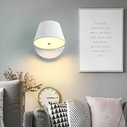 Applique da parete moderne e contemporanee con luce ambientale