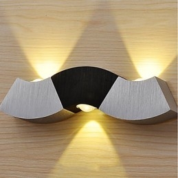 Applique da parete moderna e contemporanea con luce ambientale in stile mini