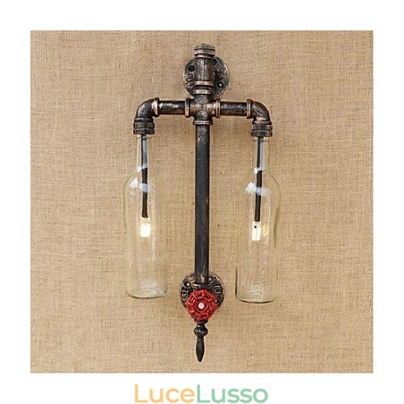 Bar in ferro con interruttore, lampada da parete trasparente con tubo dell'acqua e bottiglia di vino Bar in ferro con interruttore, lampada da parete trasparente con tubo dell'acqua e bottiglia di vino