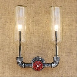 Lampada da parete retrò industriale con interruttore a vento e bottiglia d'acqua
