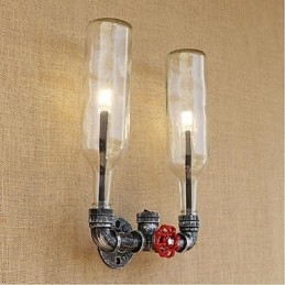 Lampada da parete retrò industriale con interruttore a vento e bottiglia d'acqua
