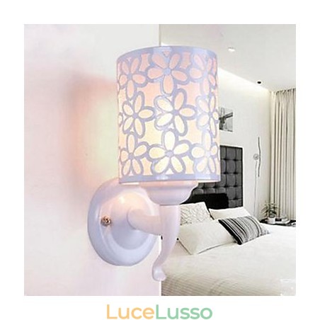 Lampada da comodino moderna alla moda Lampada da comodino moderna alla moda