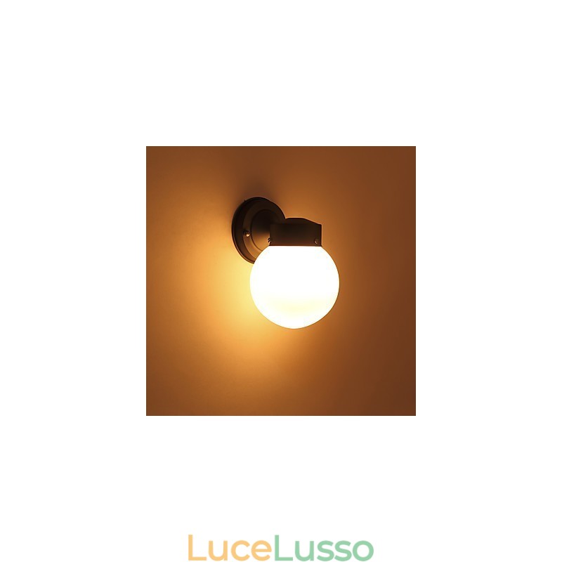 Moderna finitura in ossido nero contemporanea caratteristica per applique da parete in stile mini con luce ambientale