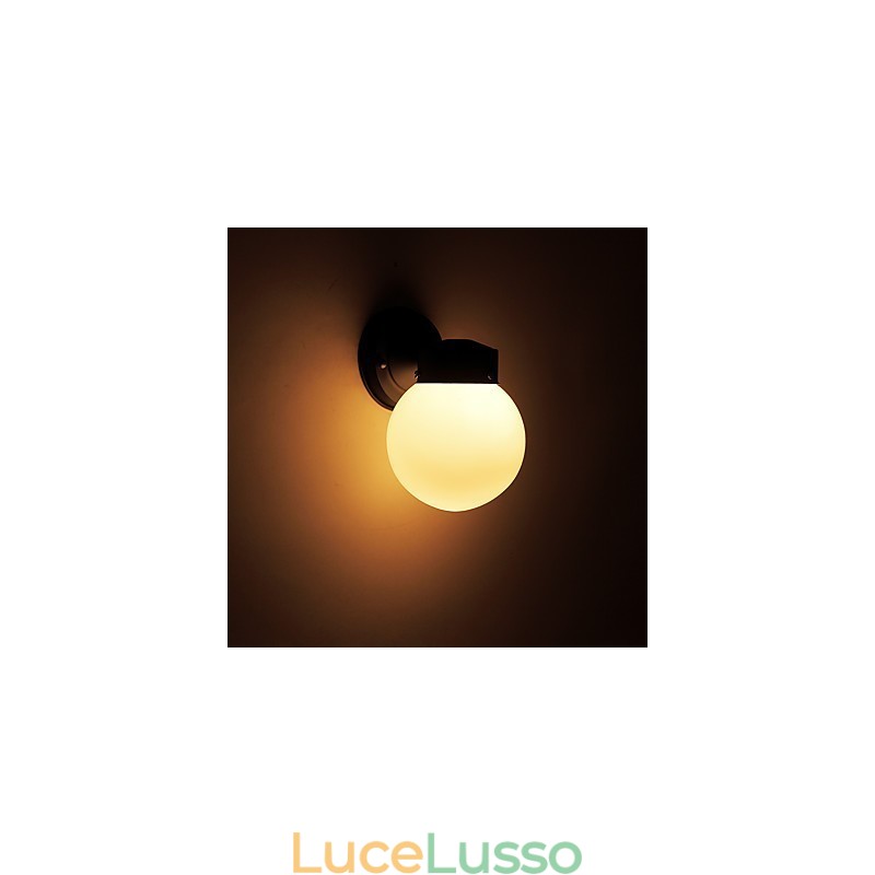 Moderna finitura in ossido nero contemporanea caratteristica per applique da parete in stile mini con luce ambientale