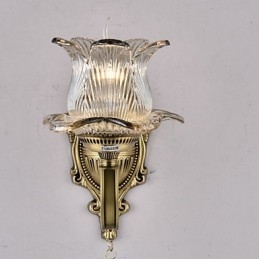Applique da parete rustica in ottone con funzione mini uplight in stile lodge