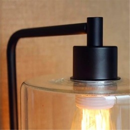 Finitura rustica in ossido nero per la luce ambientale del braccio oscillante