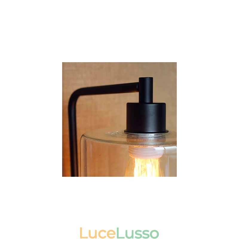 Finitura rustica in ossido nero per la luce ambientale del braccio oscillante