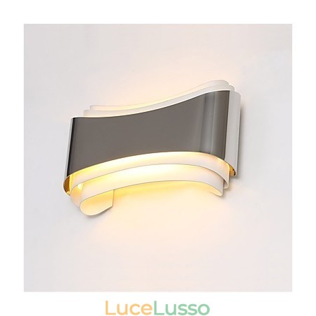 Applique da parete con funzione cromata moderna e contemporanea integrata per luce ambientale Applique da parete con funzione cromata moderna e contemporanea integrata per luce ambientale