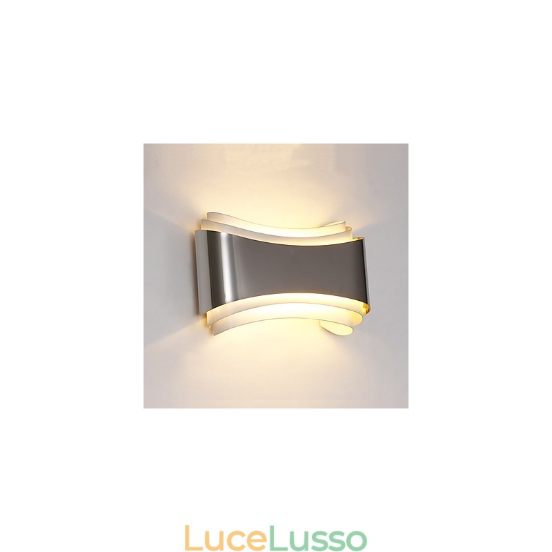 Applique da parete con funzione cromata moderna e contemporanea integrata per luce ambientale