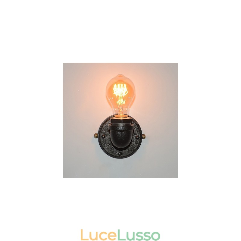 Semplice lampada da parete decorativa in tubo di ferro industriale retrò