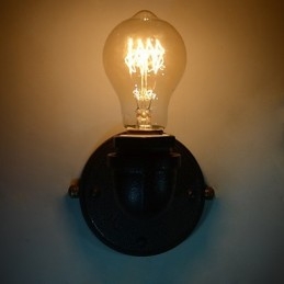 Semplice lampada da parete decorativa in tubo di ferro industriale retrò