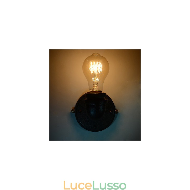 Semplice lampada da parete decorativa in tubo di ferro industriale retrò