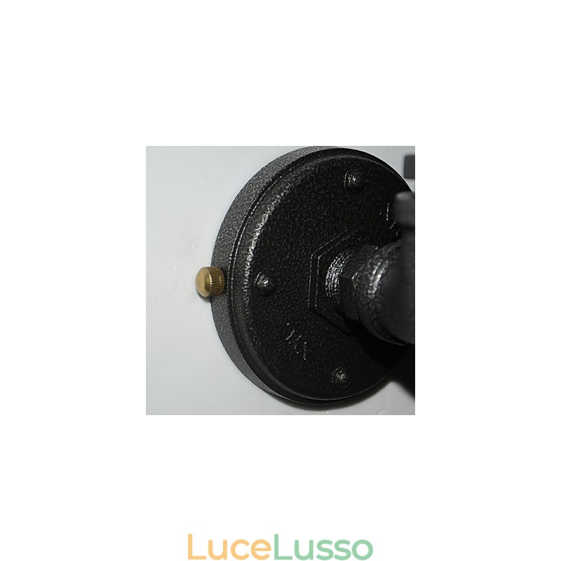 Semplice lampada da parete decorativa in tubo di ferro industriale retrò