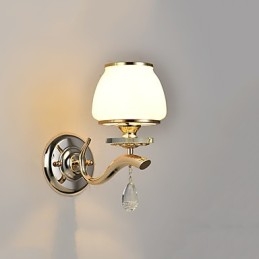 Applique da parete moderna e contemporanea con funzione elettroplaccata per luce ambientale in cristallo