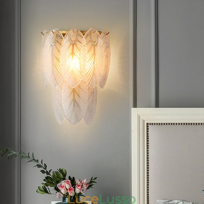 Applique da parete in cristallo con piume francesi nordiche Illuminazione postmoderna di lusso Soggiorno Sfondo Parete Corridoio come lampada da parete a pannello per hotel