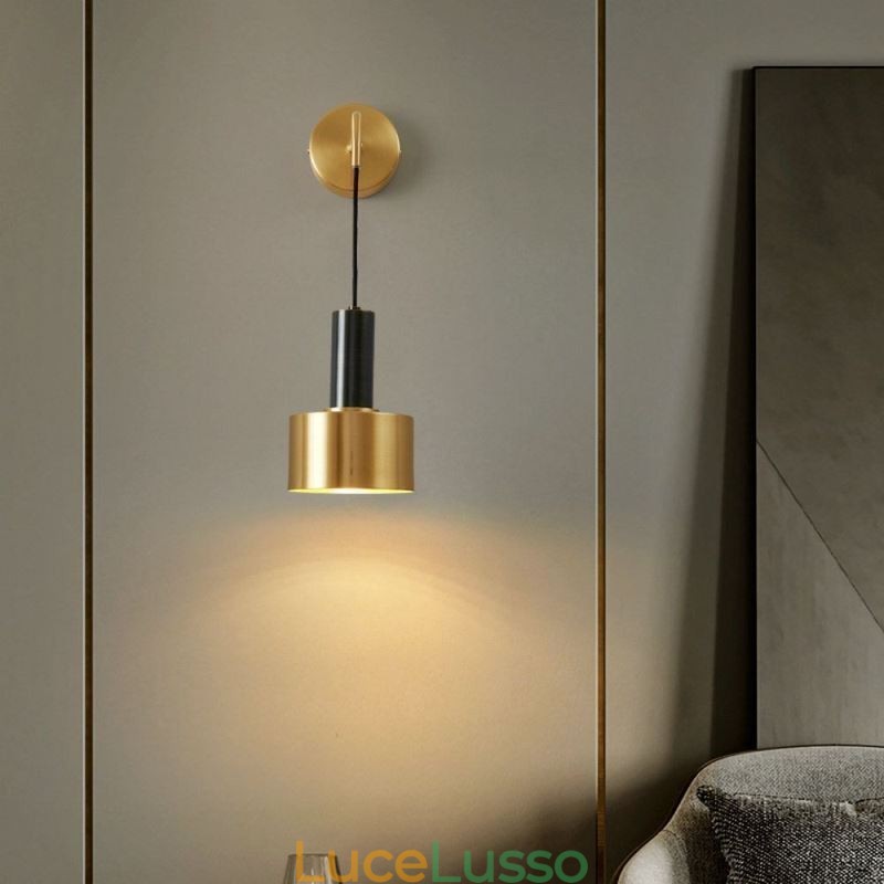 Applique moderna con contrasto di colore nero e oro