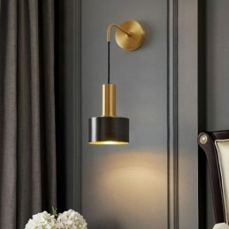 Applique moderna con contrasto di colore nero e oro