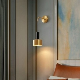 Applique moderna con contrasto di colore nero e oro