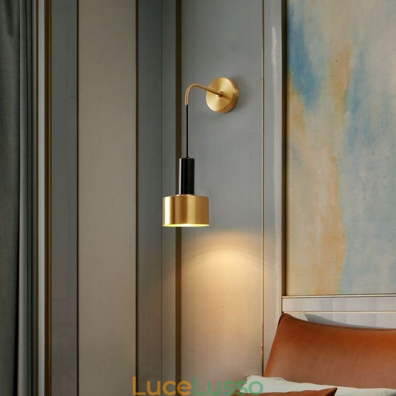 Applique moderna con contrasto di colore nero e oro