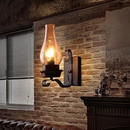 Lampada da parete in ferro battuto vintage, illuminazione a luce singola