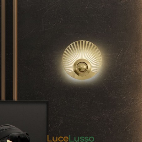 Lampada da parete in ottone nordico con forma rotonda cava Lampada da parete in ottone nordico con forma rotonda cava