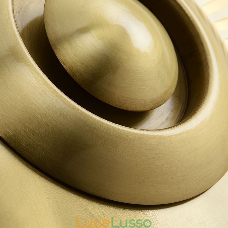 Lampada da parete in ottone nordico con forma rotonda cava