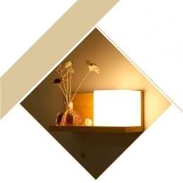 Lampada da parete in legno nordico con paralume in vetro