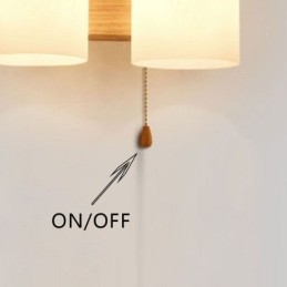 Lampada da parete in legno nordico con paralume in vetro