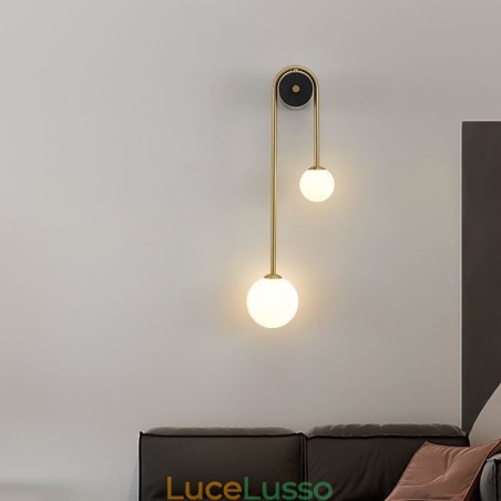 Applique da parete in vetro sferico, illuminazione moderna in ottone Applique da parete in vetro sferico, illuminazione moderna in ottone