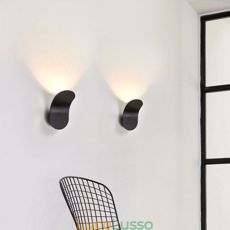 Lampada da parete minimalista in alluminio