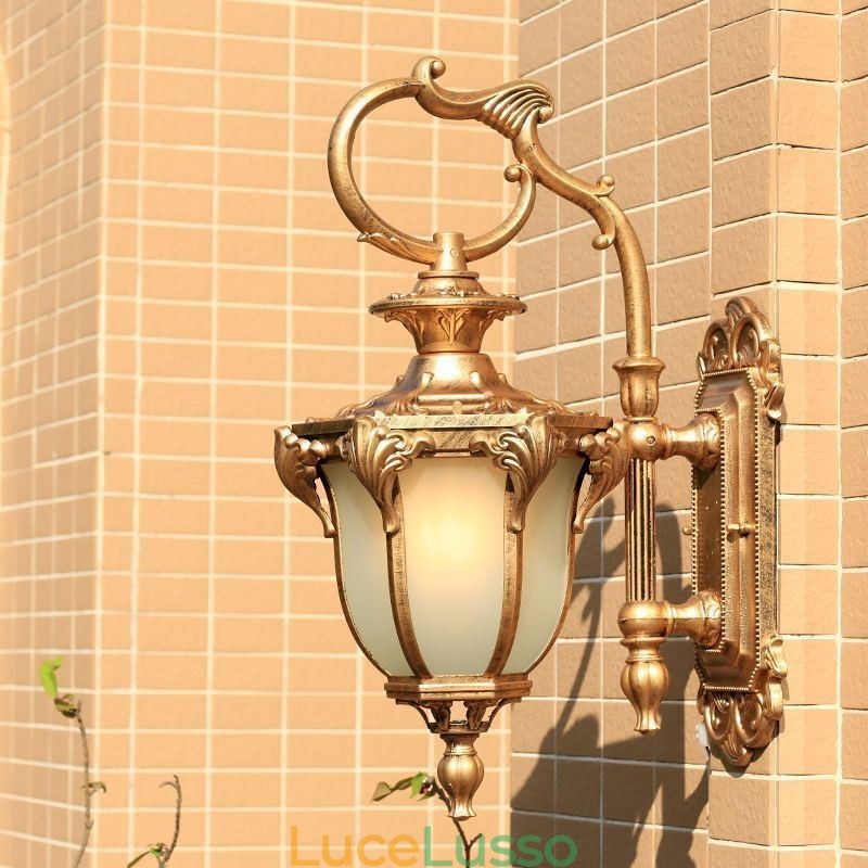 Lampada da parete intagliata impermeabile retrò europea per esterni Cortile Corridoio