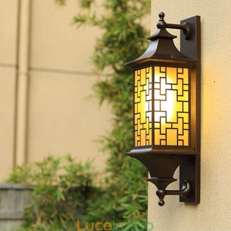 Applique da parete cinese per esterni, lampada da parete con griglia per finestra impermeabile