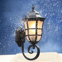 Applique da parete europea retrò luce esterna singola testa impermeabile luce da parete in vetro smerigliato